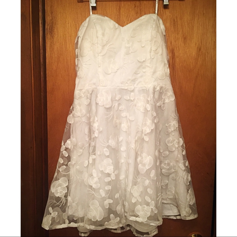 Gorgeous White Strapless Dress w/ Floral Overlay