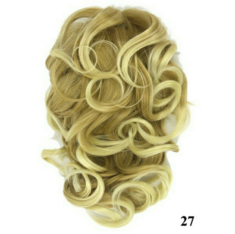 Clip in hair extensions curly/wavy