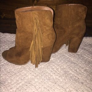 ADORABLE FRINGE BOOTIES