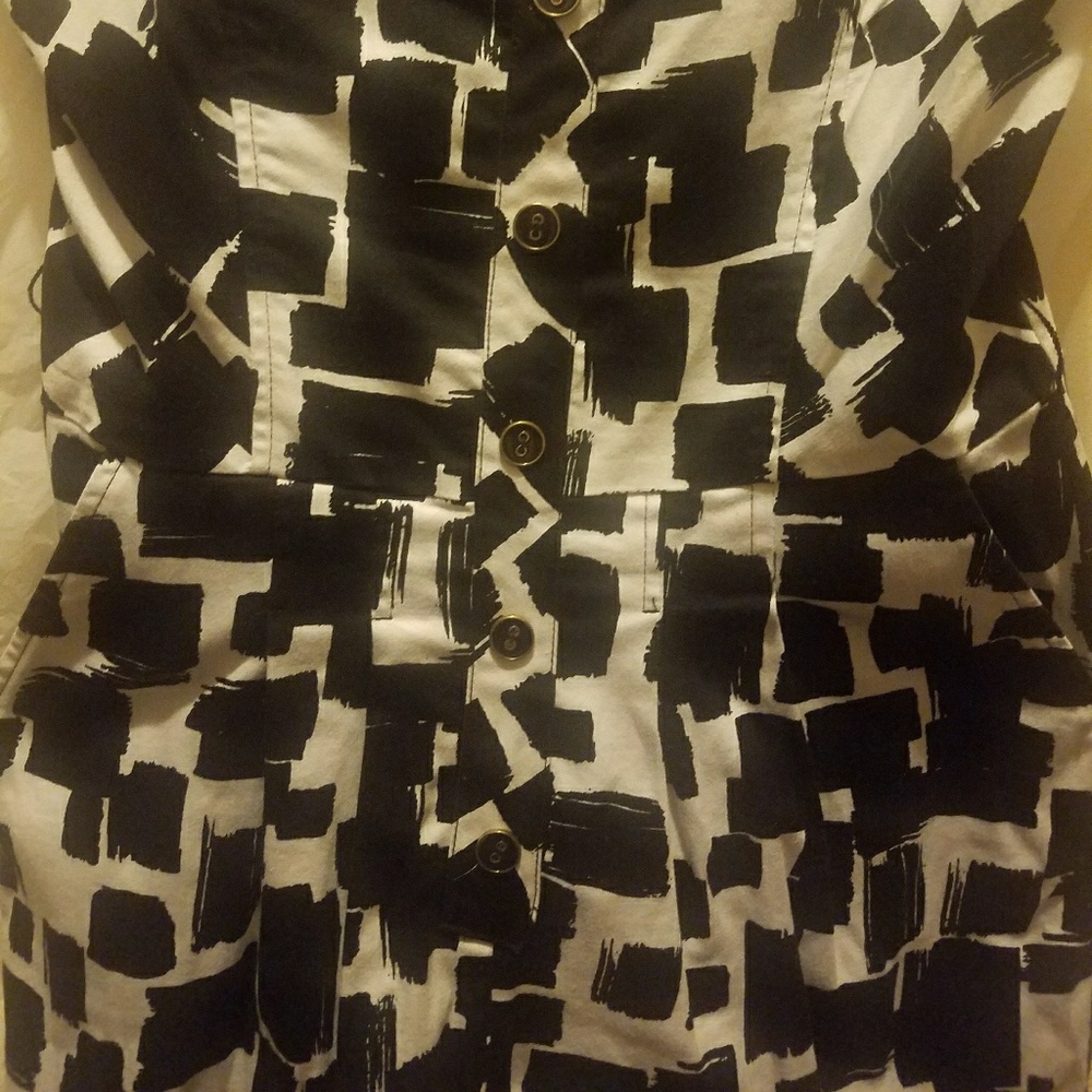 A romper - Picture 2 of 3