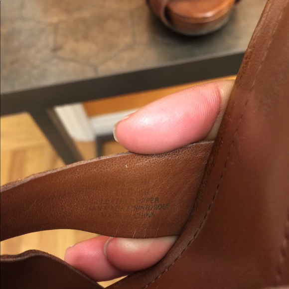 BCBGeneration Brown Leather T-String Platforms! - Picture 4 of 8