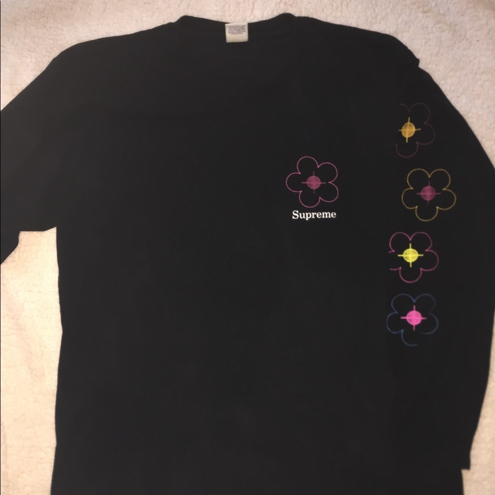 !!! Supreme shirt !!!