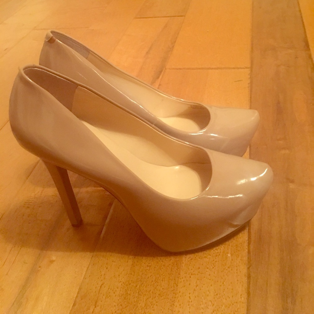 Jessica Simpson nude heels