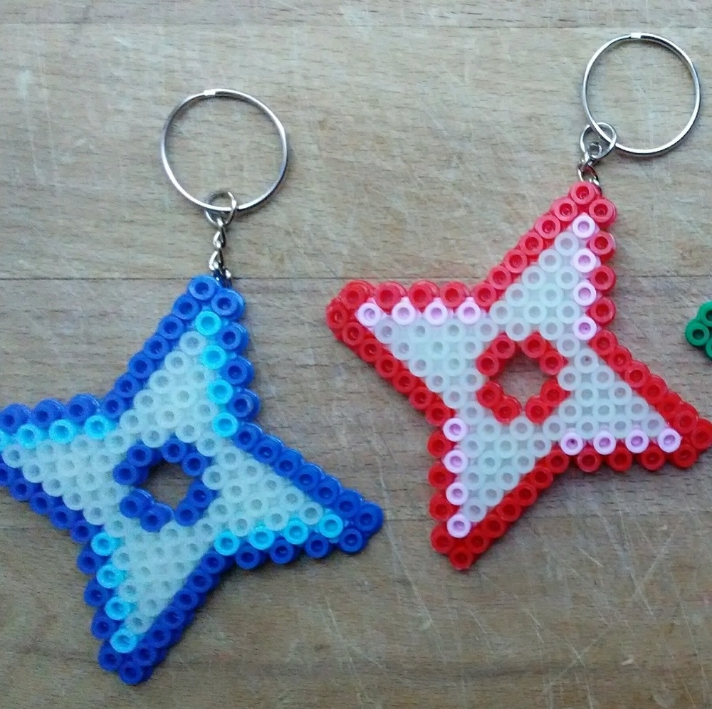 Pack of 4: Glow in the Dark- Ninja Star Keychains