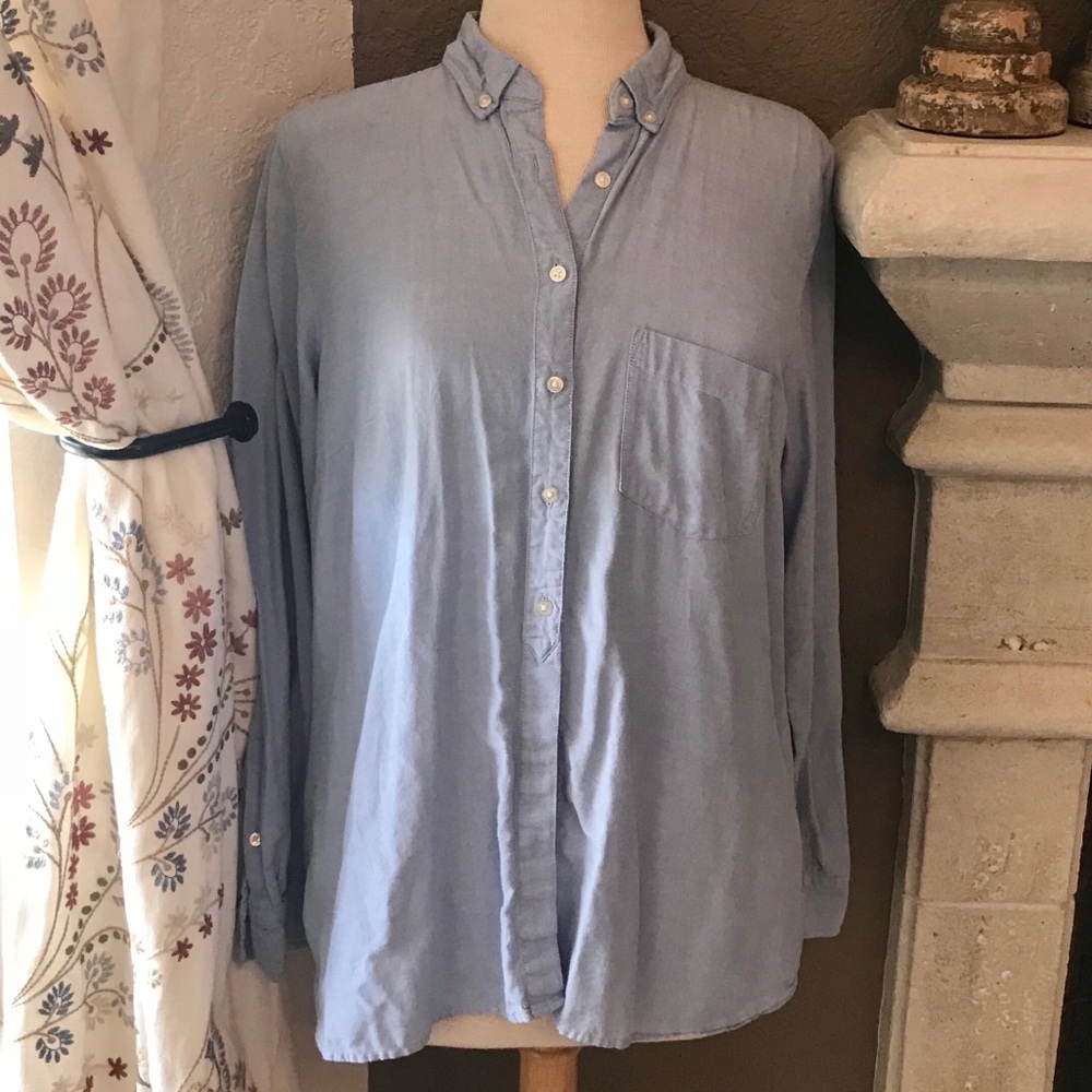 Gap blue Shrunken Boyfriend fit button down