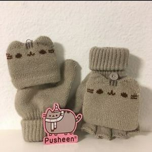 Pusheen gloves
