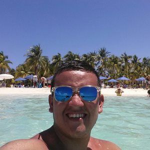 Meet your Posher, Gino