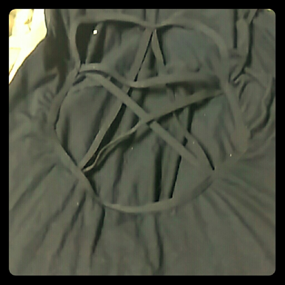 Hot Topic Hi/Lo shirt with a Pentagram design