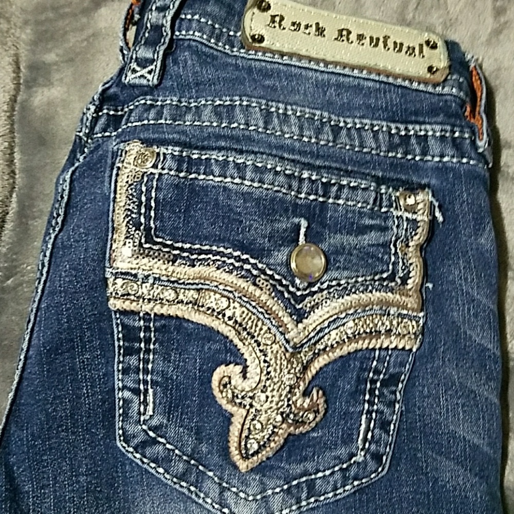 ROCK REVIVAL STRAIGHT BETTY 30X31 FINAL PRICE