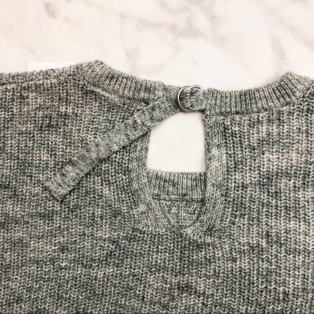 Gray Chunky Ribbed Keyhole Back Sweater - Picture 5 of 8
