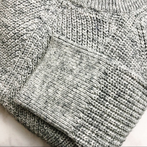 Gray Chunky Ribbed Keyhole Back Sweater - Picture 2 of 8