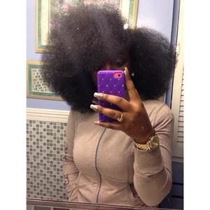 Meet your Posher, Momo