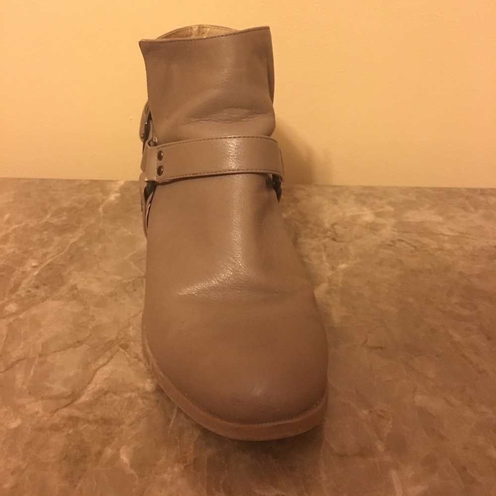Booties - Picture 3 of 4