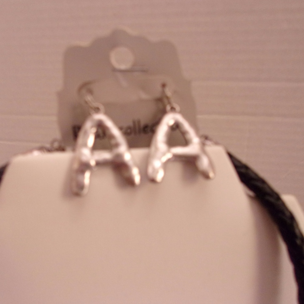 NWT GORGEOUS REAH COLLECTION NECKLACE & EARRINGS R - Picture 4 of 8