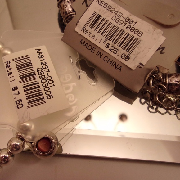 NWT GORGEOUS REAH COLLECTION NECKLACE & EARRINGS R - Picture 7 of 8