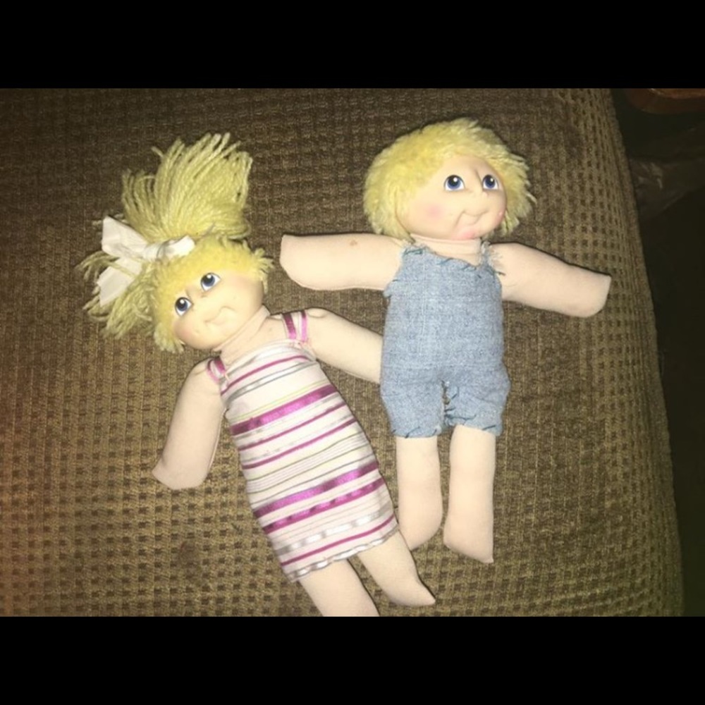Dolls - Picture 2 of 3