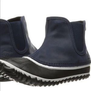 Sorel Chelsea out and size 6.5 new with box*SOLD*