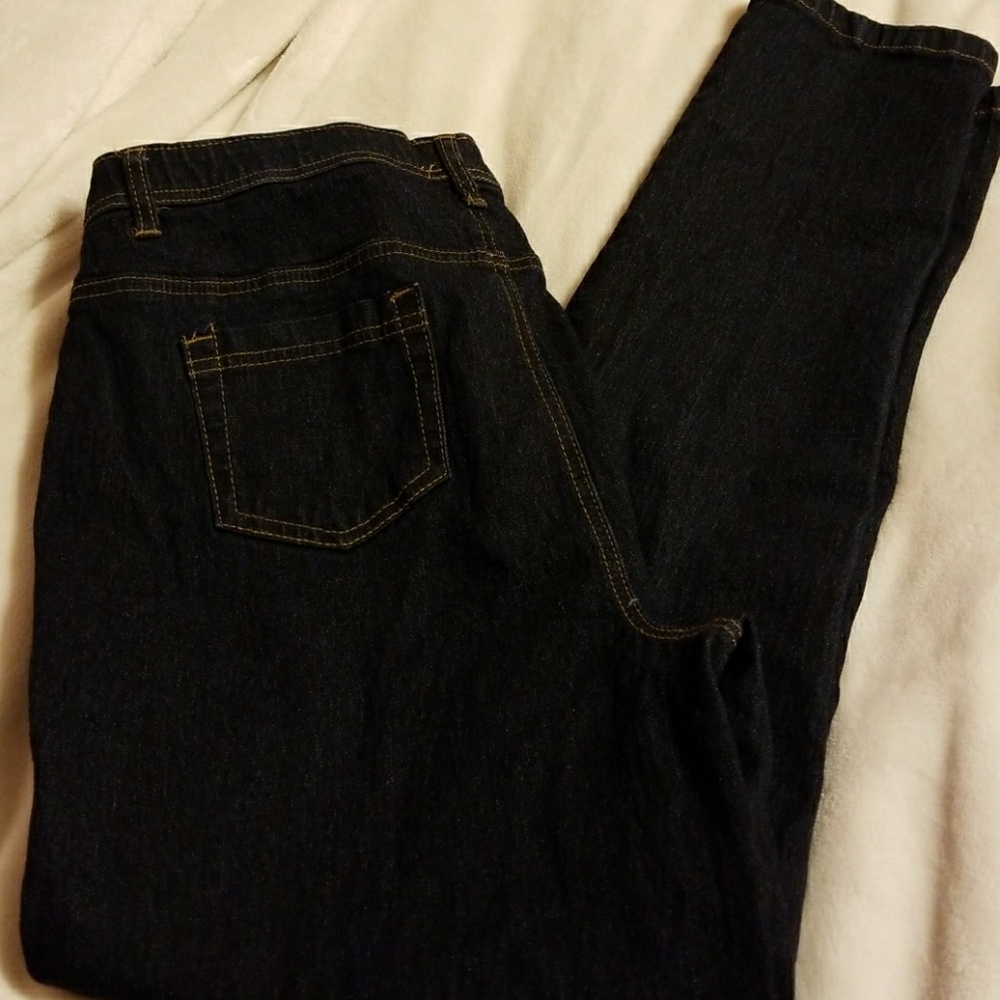 DG2  straight leg indigo jeans NWOT