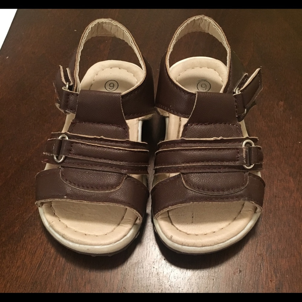 Amy baby girl sandals (size 6)