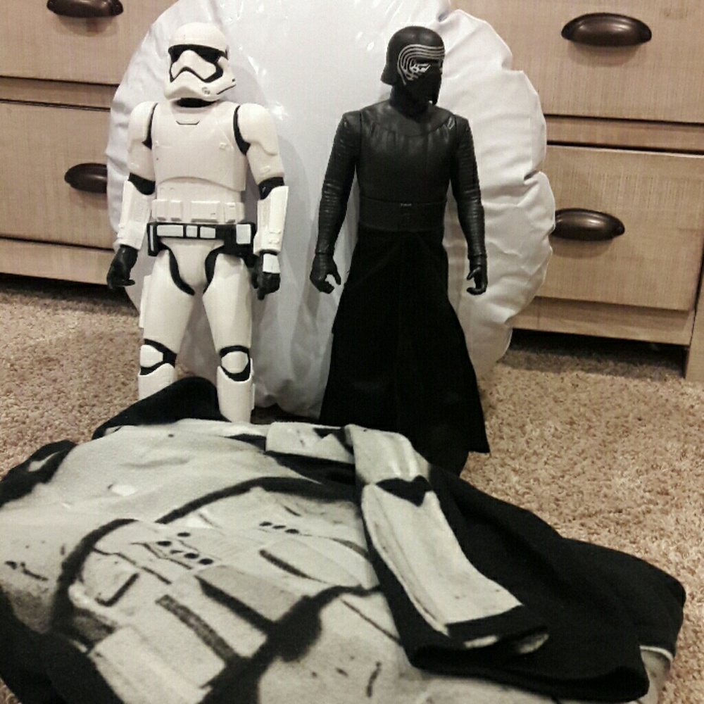 Star Wars Action figures and snuggie