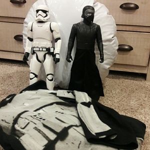 Star Wars Action figures and snuggie