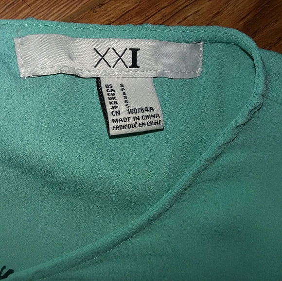 Blouse - Picture 2 of 2