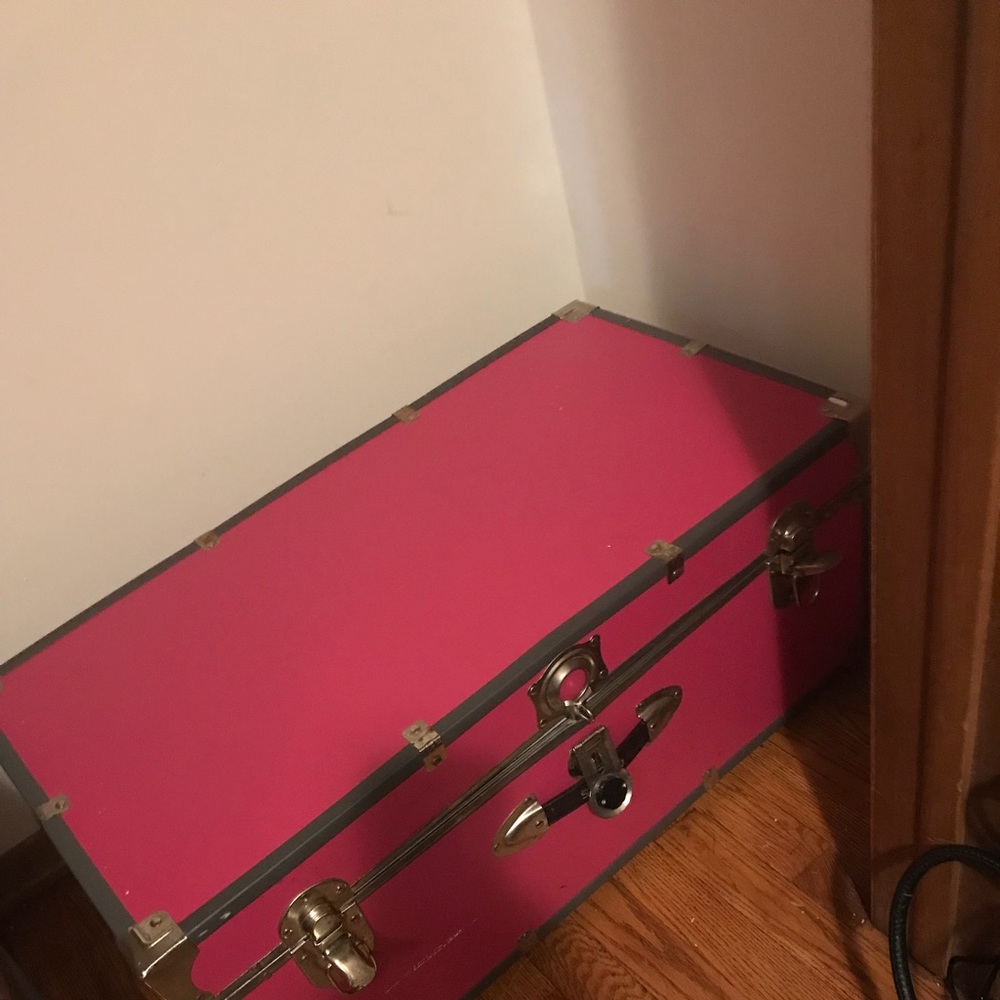 Items - Picture 2 of 7