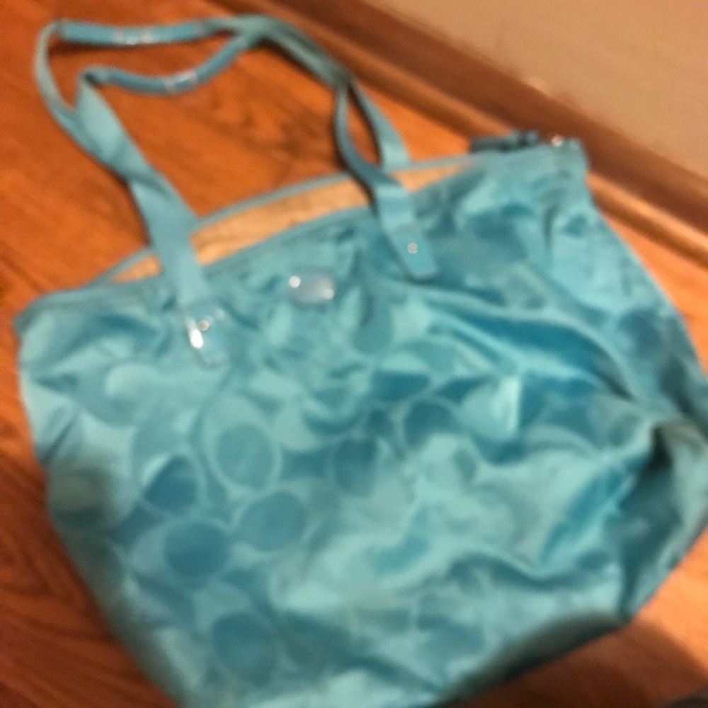 Items - Picture 3 of 7