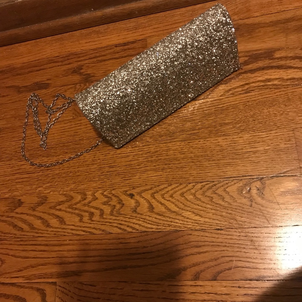 Items - Picture 4 of 7