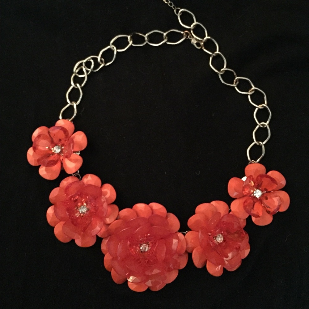 RED FLOWER STATEMENT NECKLACE