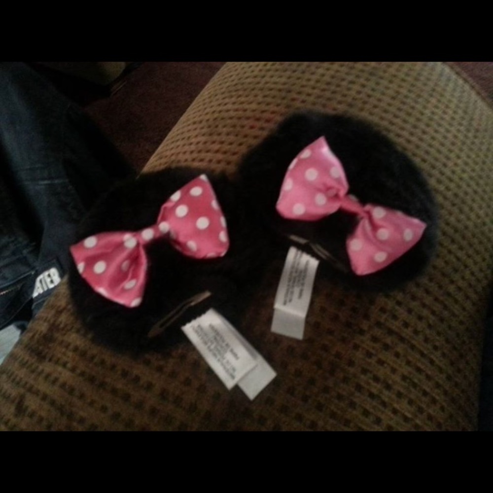 Minnie Mouse stuff - Picture 2 of 4