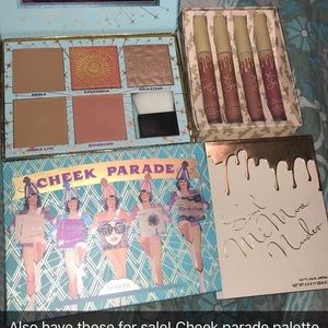 Eyeshadow palettes + bronzers