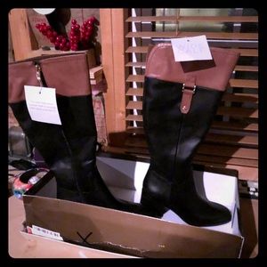 Black two toned boots size 5.5.