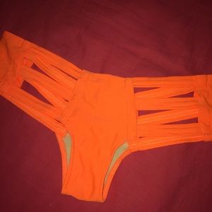 😻 LittleBlackDiamond cut out bottoms 😺