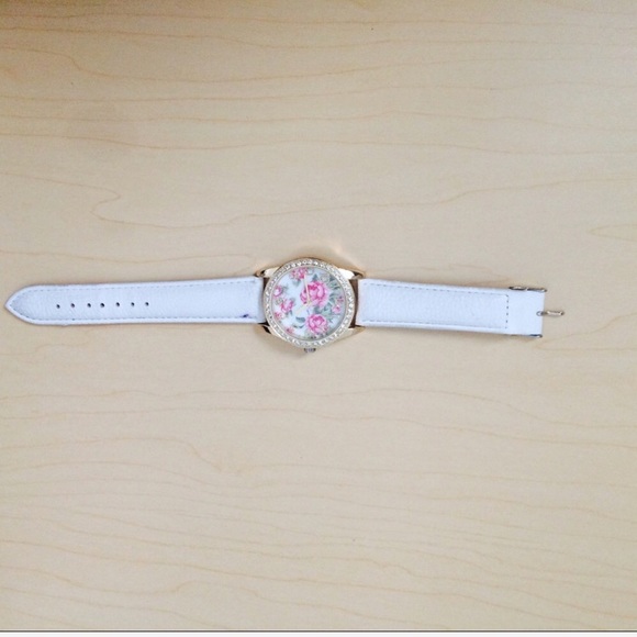 Fashion Watch - Picture 1 of 1