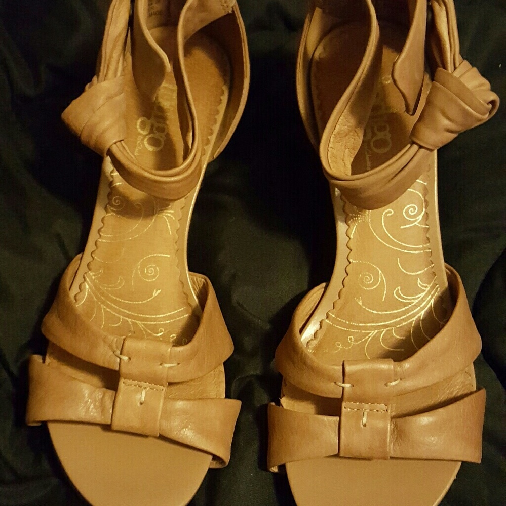 Brown Wedges