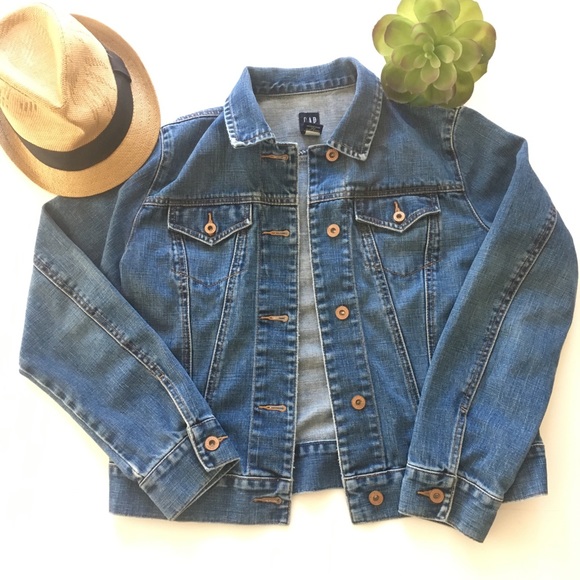 🔸Gap Jean Jacket🔸 - Picture 2 of 7