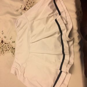 K-Swiss white tennis skirt