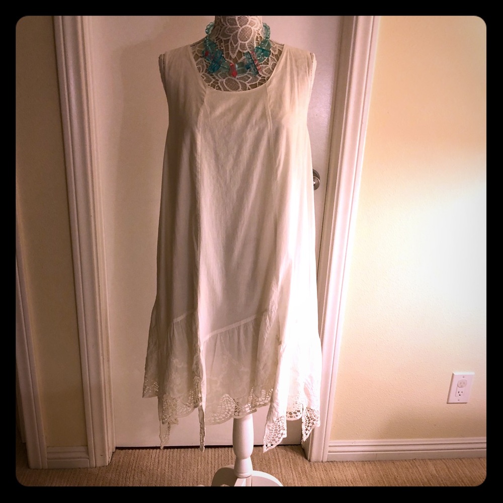 White A line dress with lace stitching