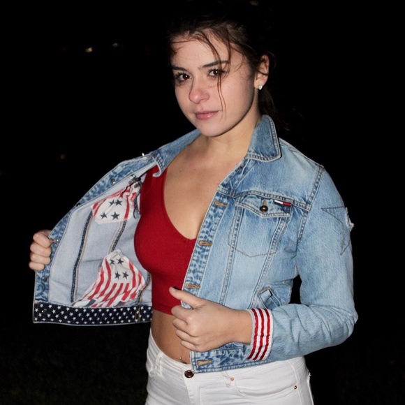 Super detailed Tommy Hilfiger Jean jacket - Picture 3 of 3