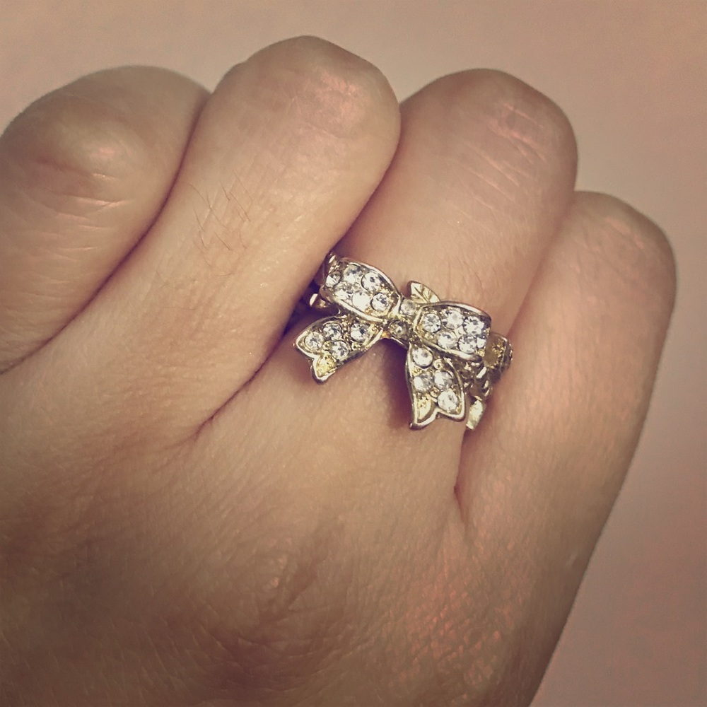 Cute Bow Ring - Picture 1 of 8
