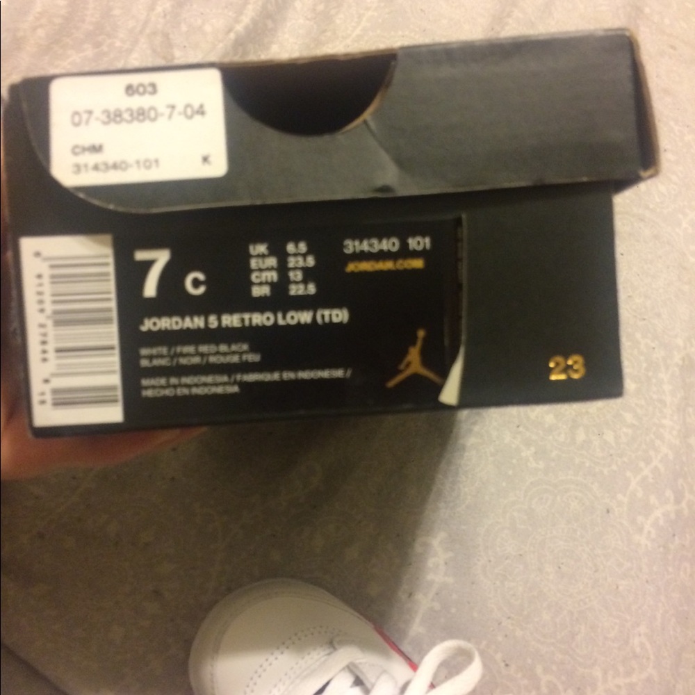Jordan's Sz 7c - Picture 6 of 6