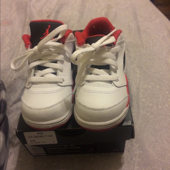 Jordan's Sz 7c - Picture 3 of 6