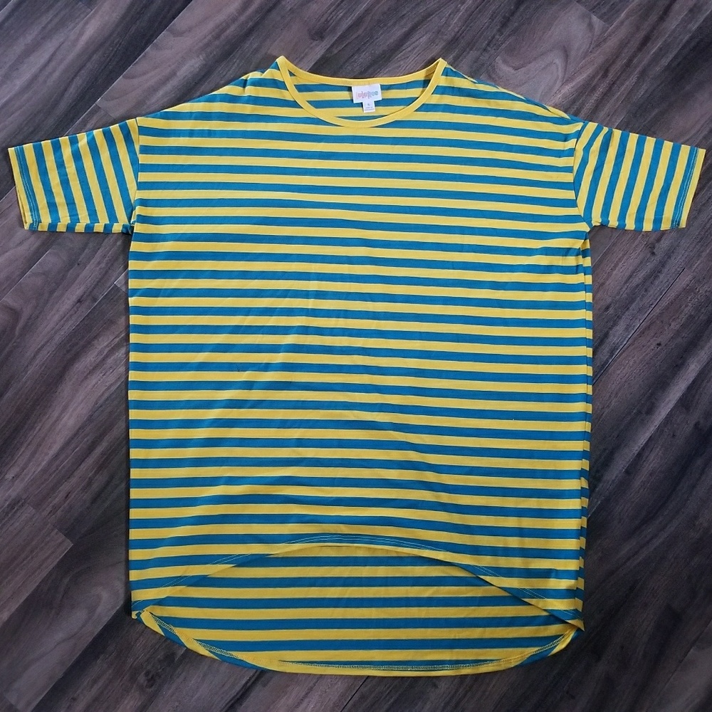 🔆Small striped Lula Roe Irma top🔆