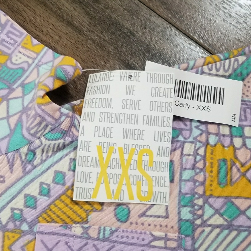 BNWT xxs carly, Aztec tribal print, LulaRoe - Picture 2 of 5