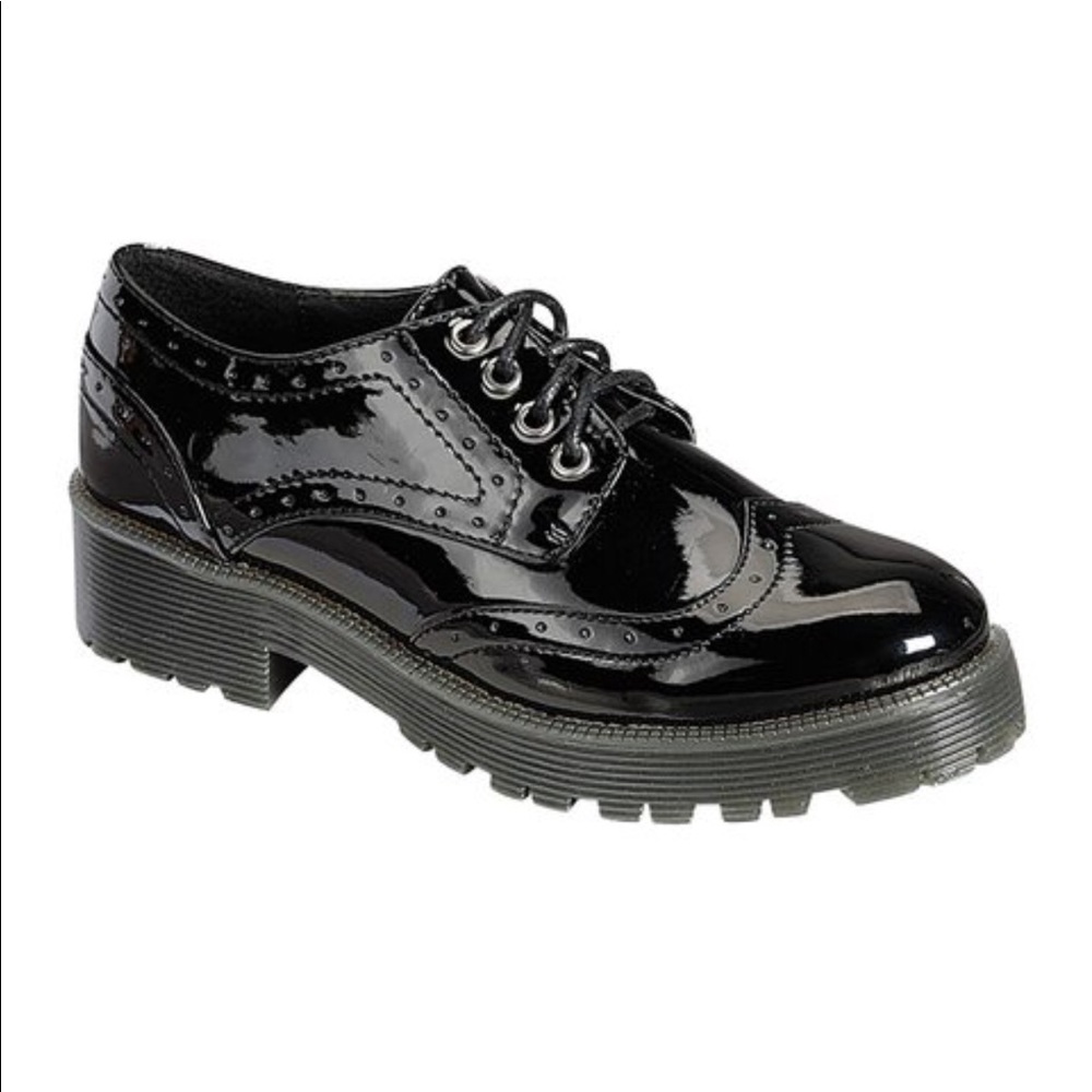 NWOT Leatherette Oxford