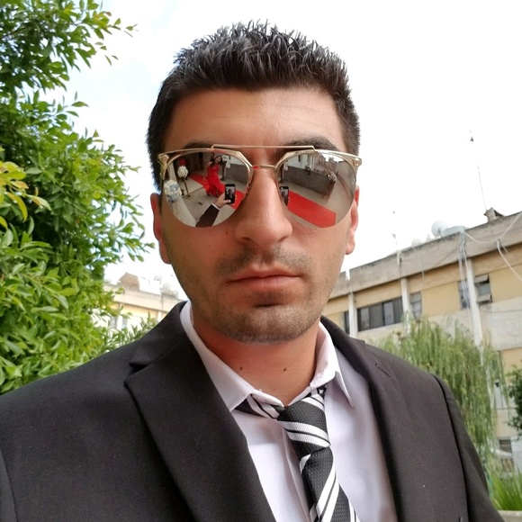 Meet your Posher, Kevork - Picture 1 of 1