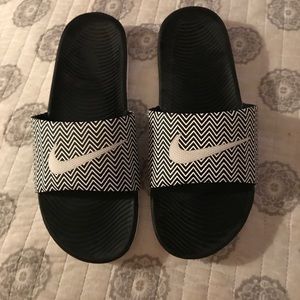 Nike flips flops size 11 worn just a few times