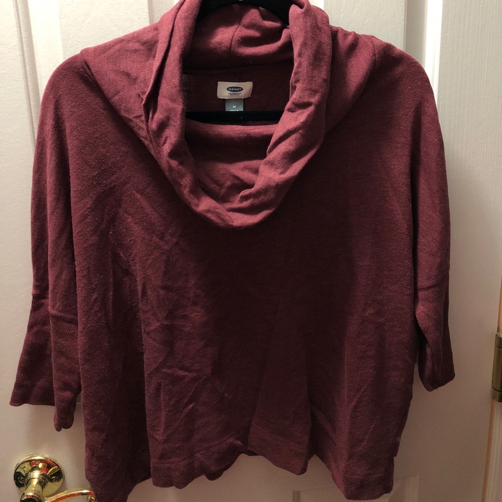 Burgundy old navy sweater medium