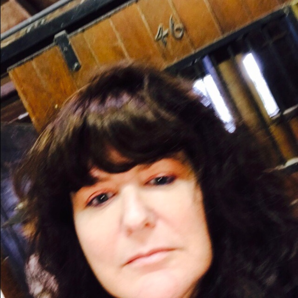 Meet your Posher, Lorraine